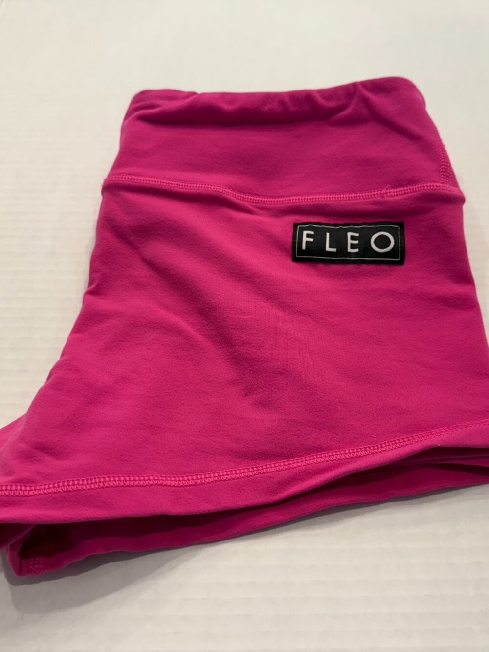 FLEO Hot Pink Shorts | 2.5" Inseam | Size Large | EUC